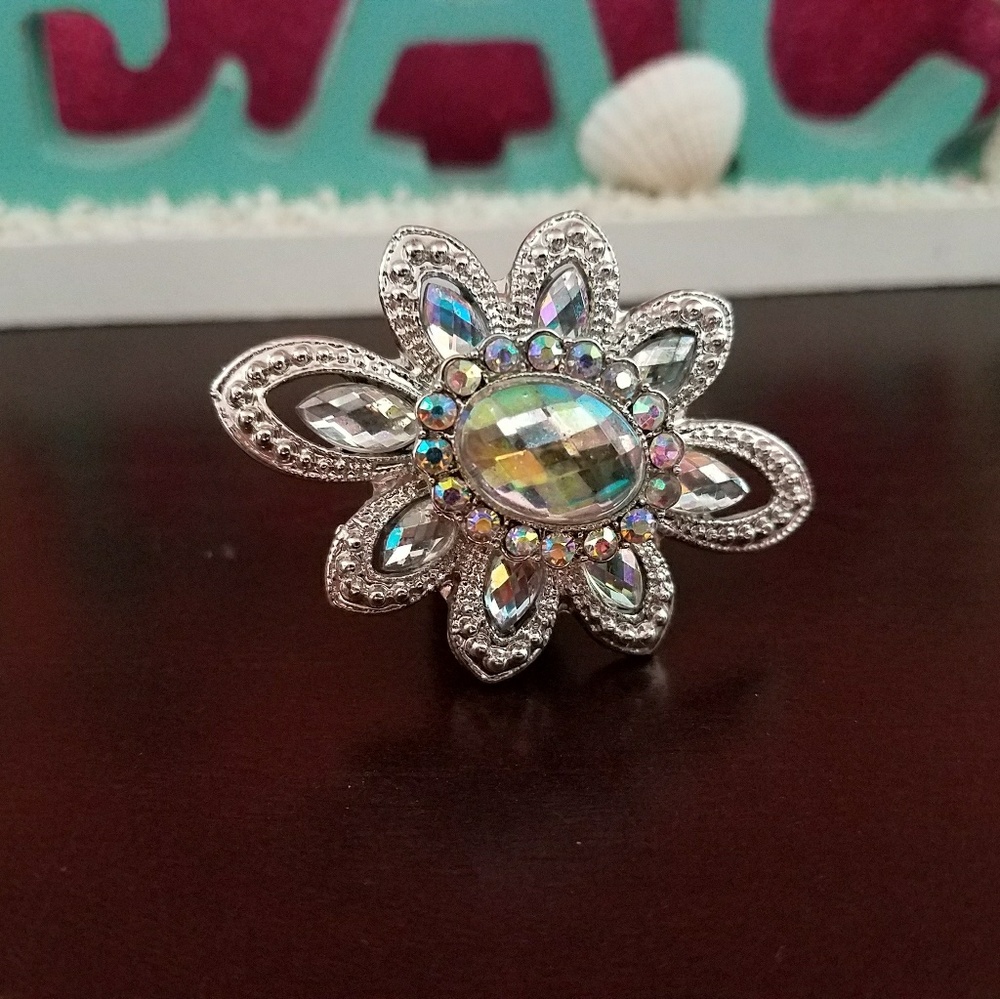 Flower shaped ring